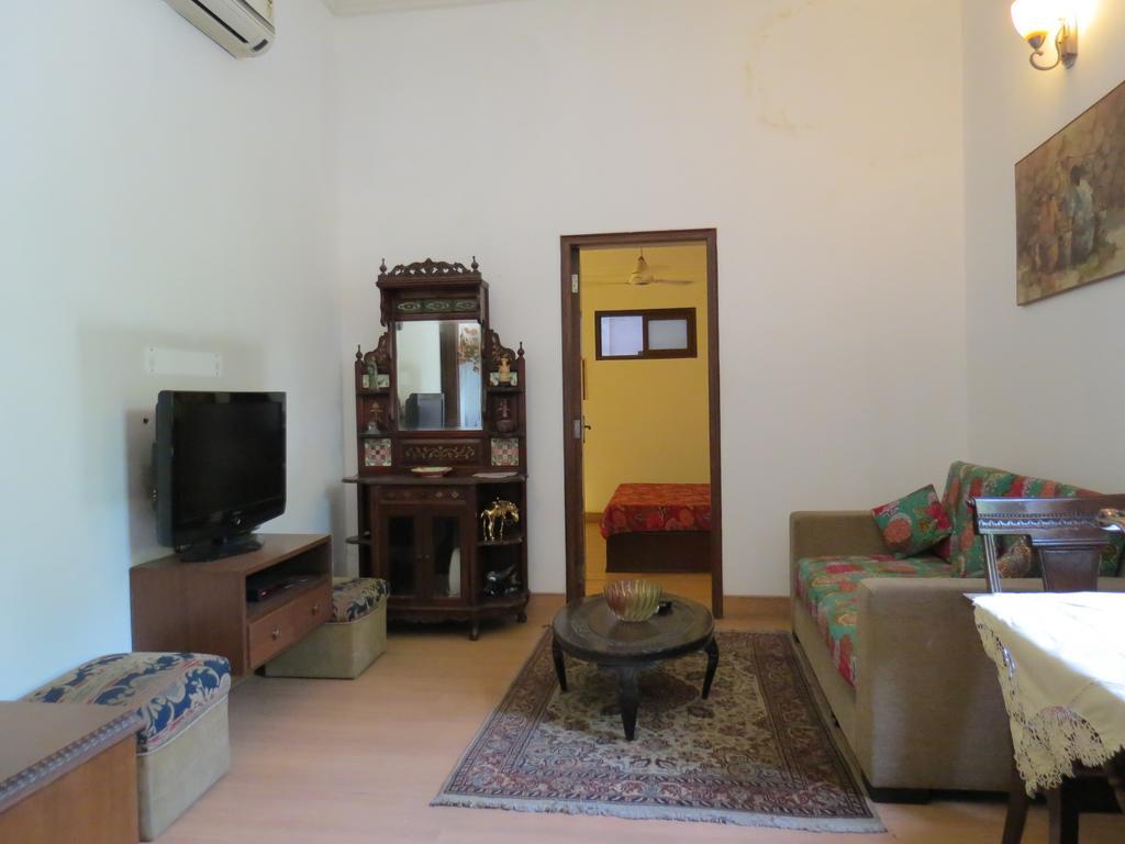 Trendy Bed & Breakfast Yeni Delhi Oda fotoğraf
